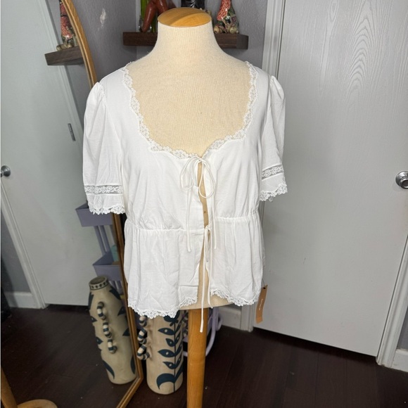 Reformation White Lace Trimmed Women's Top - Picture 1 of 6